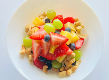 Healthy Fresh Fruit Salad With Toasted Cashews Healthy fresh fruit salad with toasted cashews