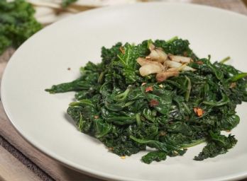 sauteed spinach and kale recipe 1024x576 1