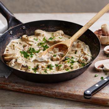 creamymushroomsauce 1308 16x9 94c57ef7